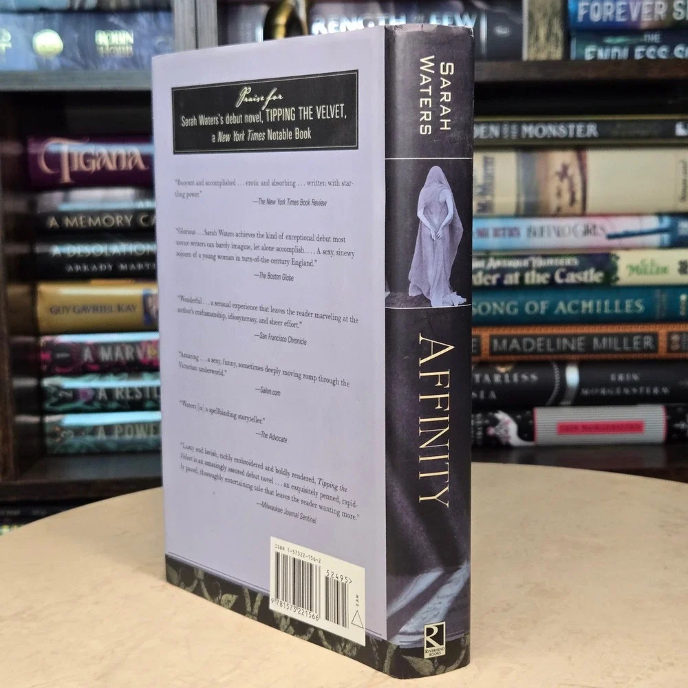 Affinity by Sarah Waters *1st/1st* Victorian Setting
